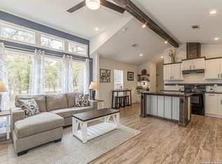 1270 Old Colony Rd, Seguin, TX 78155