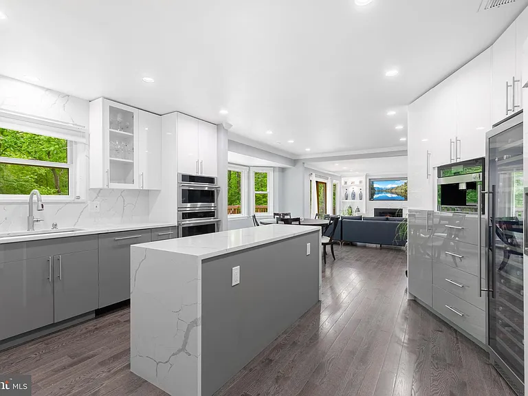 820 Ridge Dr — Photo 7