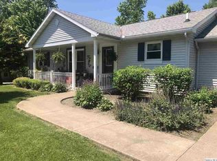 201 Field Ave, Mt Sterling, IL 62353