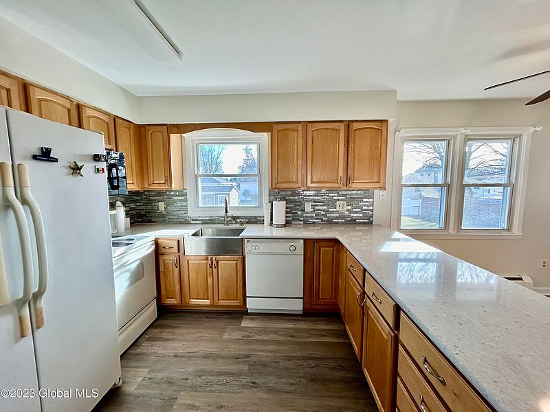 2nd image of 12 Arden Court