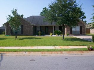 204 Hemlock Ct, Hinesville, GA 31313