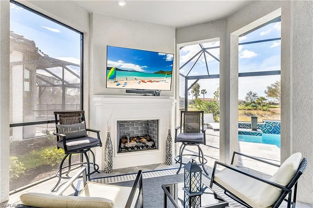 3 bed, 3.0 bath, 2450 sqft, $6,900 — Photo 3