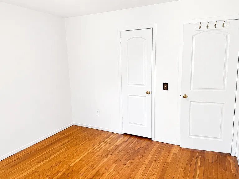 136 Bennett Ave #T — Photo 14