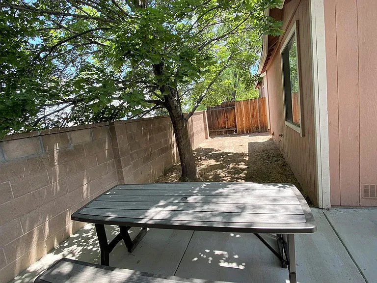 1940 Sierra Highlands Dr — Photo 35