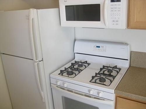 5th image of 4656 Florida St