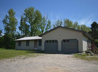 2197 S Popp Rd, Lake Leelanau, MI 49653