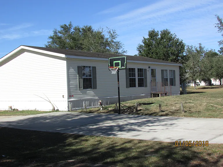 1206 Sydney Washer Rd — Photo 1
