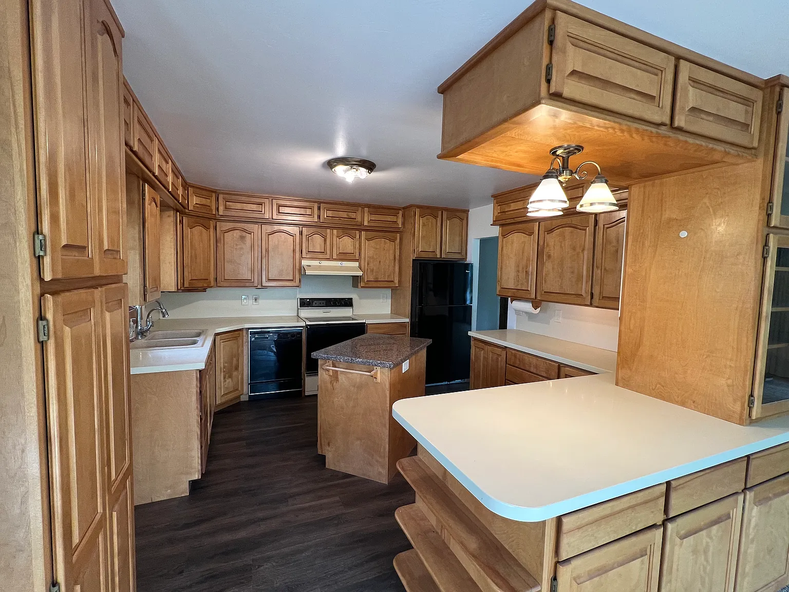 656 Leisure Dr — Photo 3