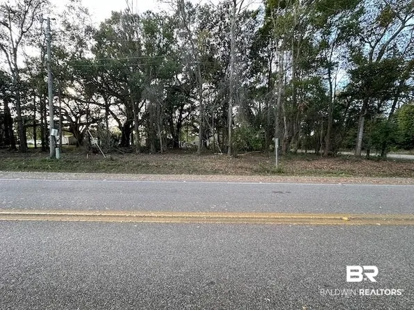 6 School House Rd, Grand Bay, AL 36541