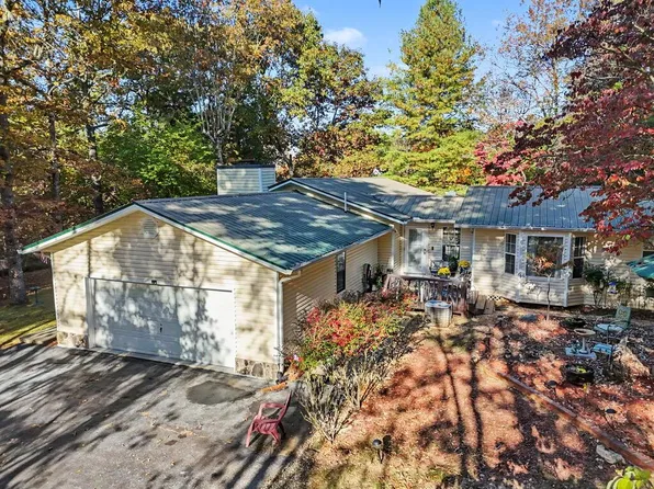 310 Lori Ln, Blairsville, GA 30512