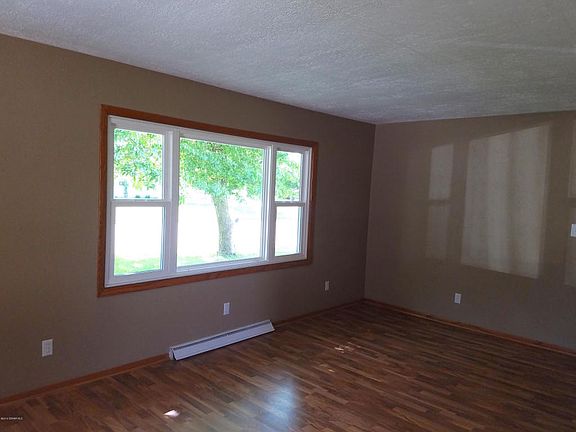 3rd image of 104 N 8th St
