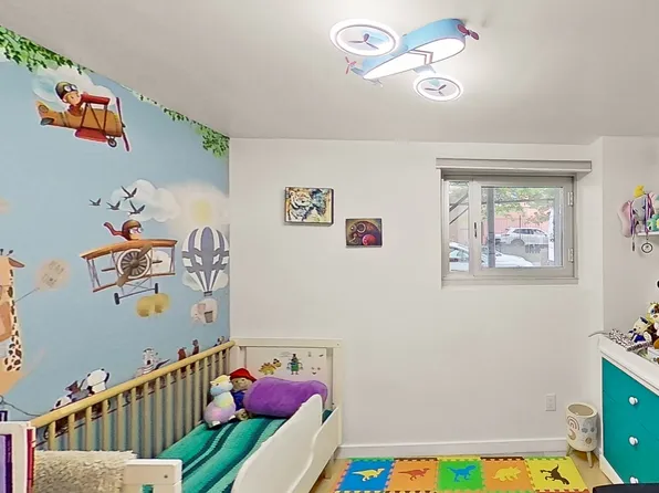 560 Carroll Street image 8 of 16