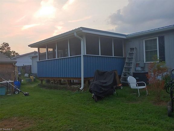 5th image of 5186 Hillwood Dr