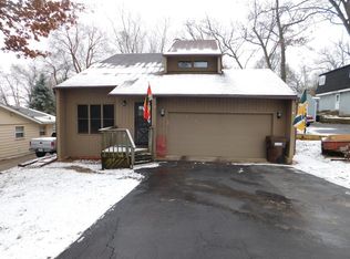 8509 Coral Rd, Wonder Lake, IL 60097
