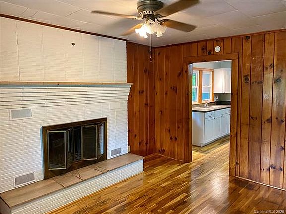 5th image of 23 Bird Nest Ln