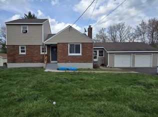 166 Blue Barns Rd, Rexford, NY 12148