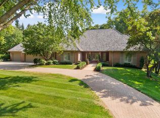 1250 French Creek Dr, Wayzata, MN 55391