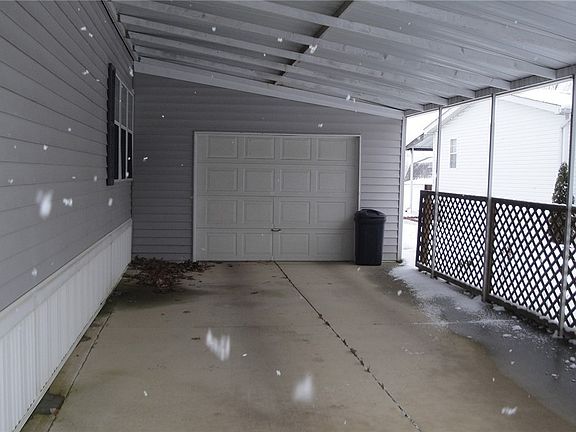 3rd image of 82 Shawnee Dr