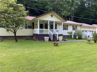 5498 Lens Creek Rd, Hernshaw, WV 25107