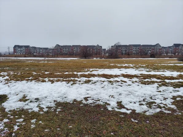 8 Kirkland Cir, Oswego, IL 60543