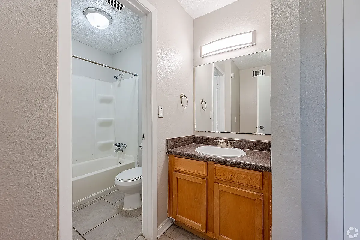Compass Pointe Apartments — Photo 4