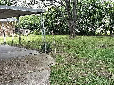 3 bed, 1.5 bath, 1422 sqft, $1,800 — Photo 2
