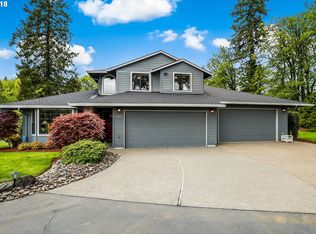 17525 S Holly Ln, Oregon City, OR 97045
