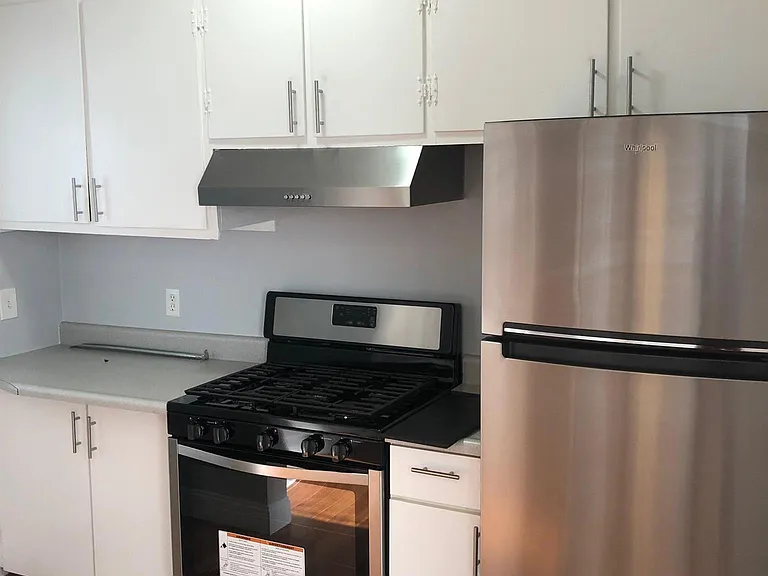 564 Putnam Ave #2L — Photo 3