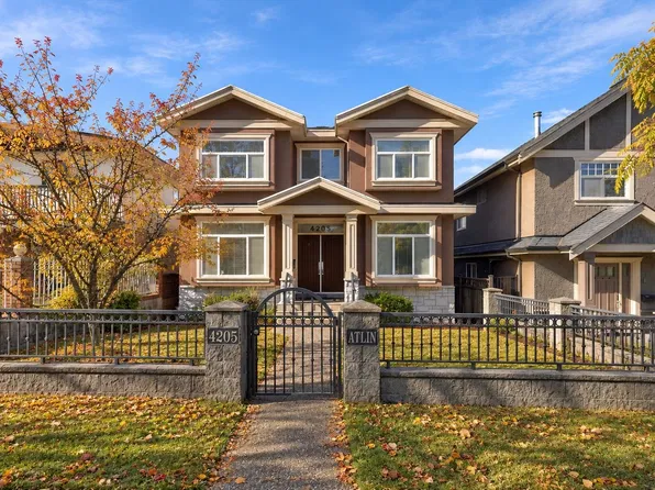4205 Atlin St, Vancouver, BC V5R 2B8