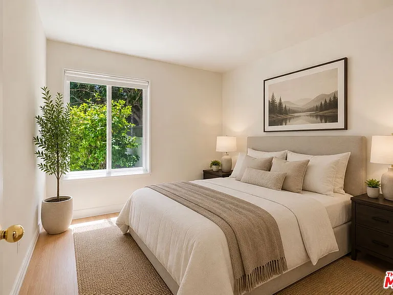 17241 Palisades Cir — Photo 18
