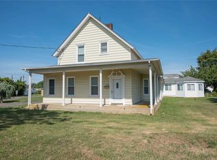 445 N Country Rd, Saint James, NY 11780