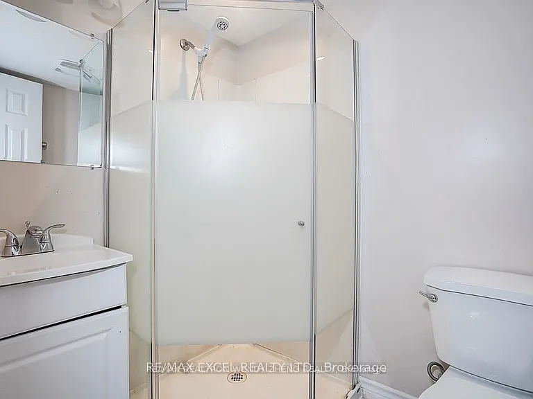 31 Durant Cres #BASEMENT — Photo 12