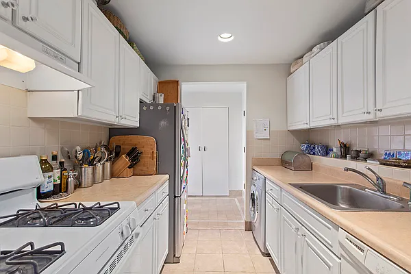 Rented by Compass | media 6