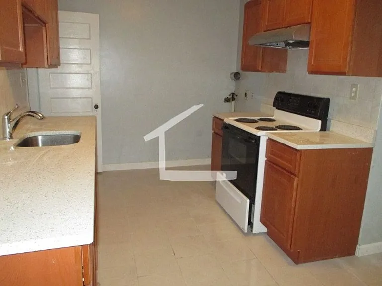 1885 Beacon St #A2 — Photo 11