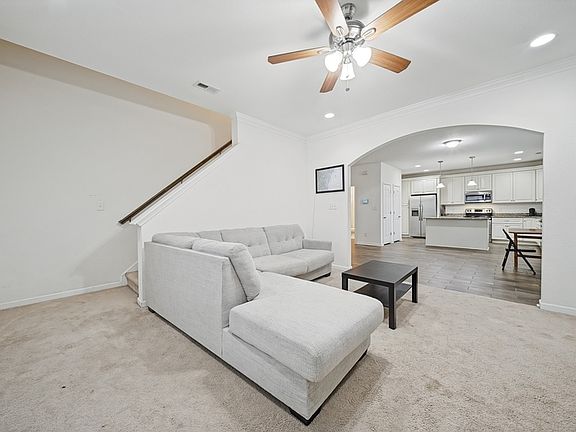 3rd image of 1014 Avenue H
