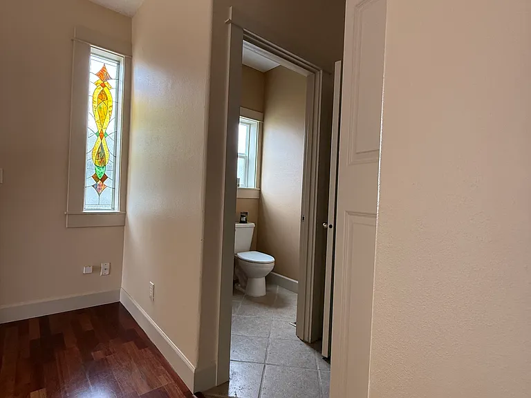 2105 NE Cleveland Ave — Photo 8