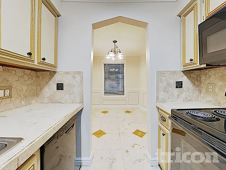 4324 Queensway Dr — Photo 8