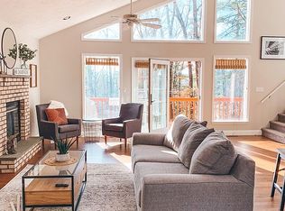 138 Manchester Dr, Bushkill, PA 18324