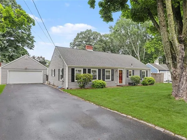 25 Tingley Dr, Cumberland, RI 02864