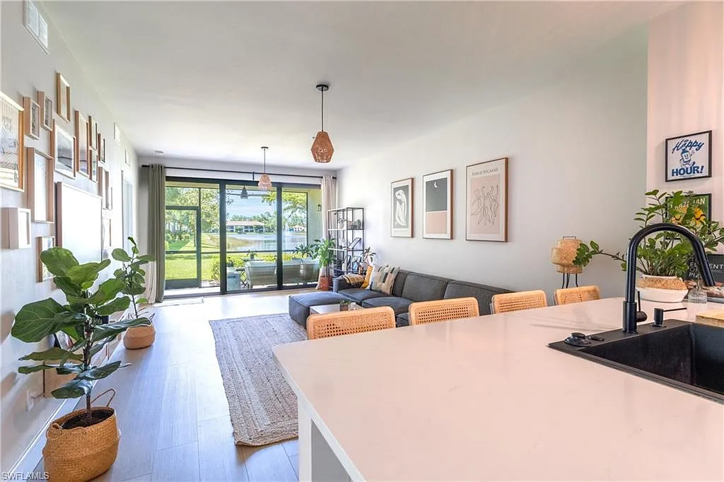 3 bed, 2.0 bath, 1258 sqft, $2,800 — Photo 1