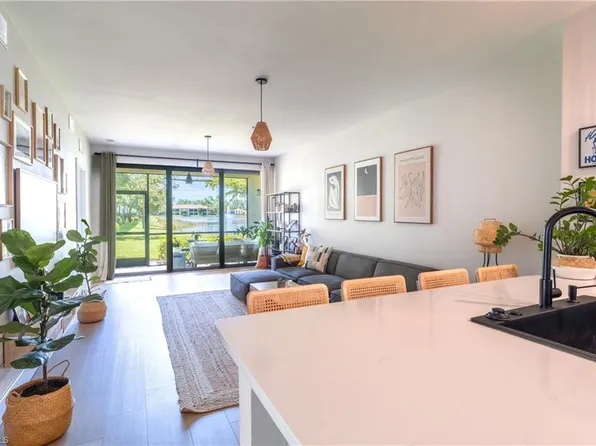 15126 Palmer Lake Cir Unit 101, Naples, FL 34109