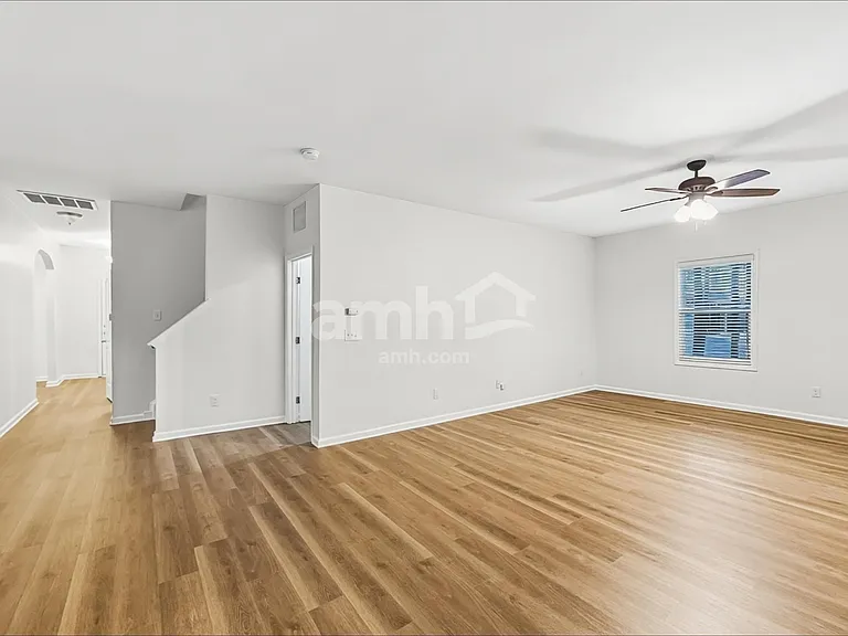 305 Switchback St — Photo 8