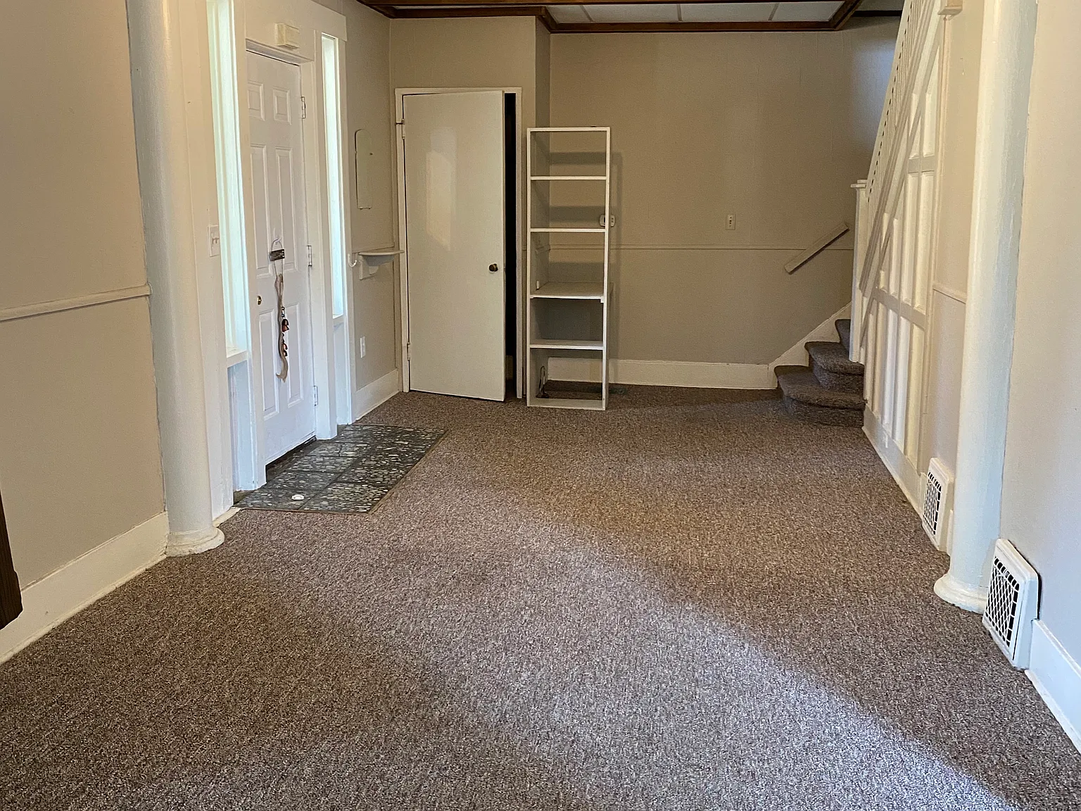 3 bed, 1.5 bath, 1000 sqft, $1,150 — Photo 3