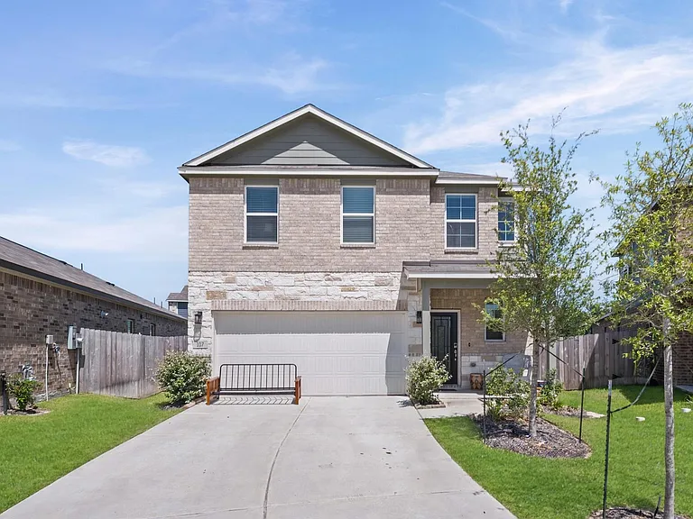 107 Resilient Gale Ct — Photo 1