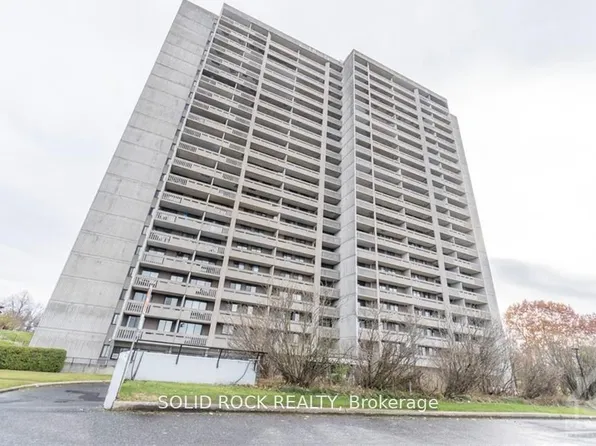 415 Greenview Ave #309, Ottawa, ON K2B 8G5