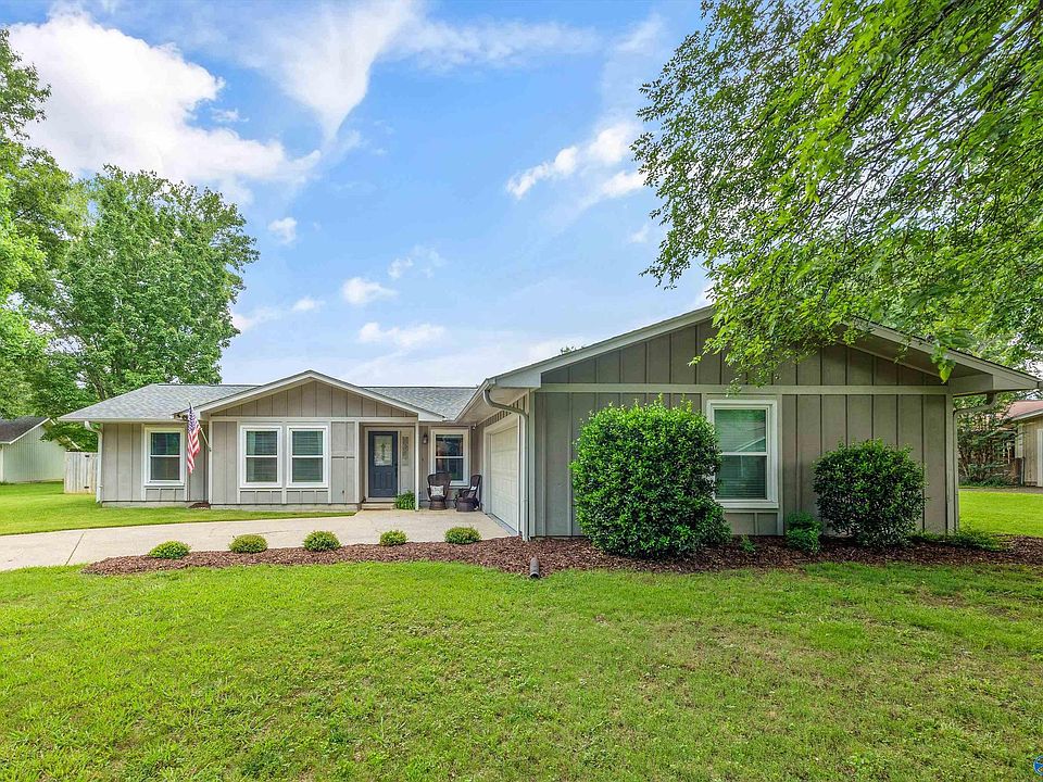 1st image of 1905 W Tuliptree Dr SE