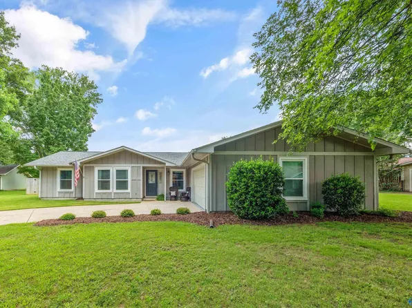 1905 W Tuliptree Dr SE, Huntsville, AL 35803