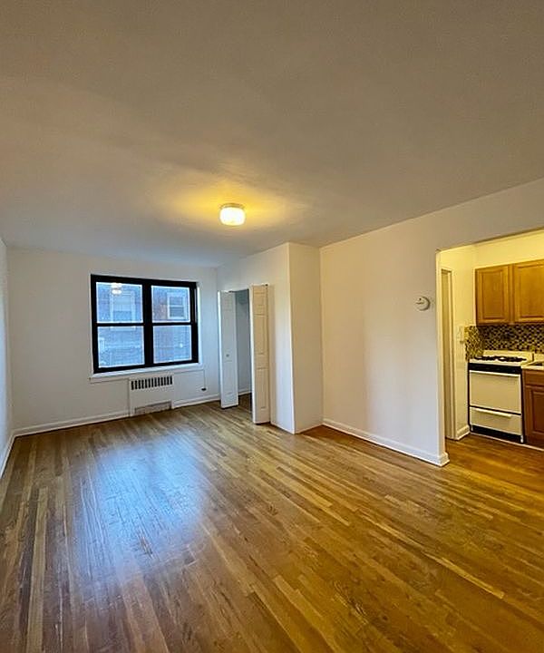 1st image of 2705 Kings Hwy #2P