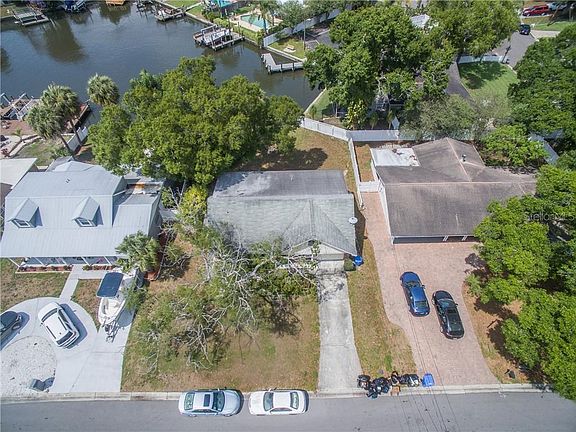 3rd image of 8703 Thornwood Ln