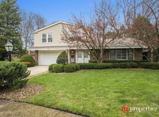 3078 Mary Kay Ln, Glenview, IL